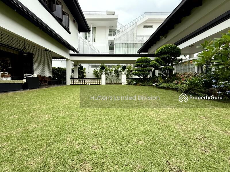 Bungalow for Sale, Rare 8400sf Beautiful Bungalow Plot with 6 Parking Lots in Dist 10, SGD 19,800,000 | Freehold