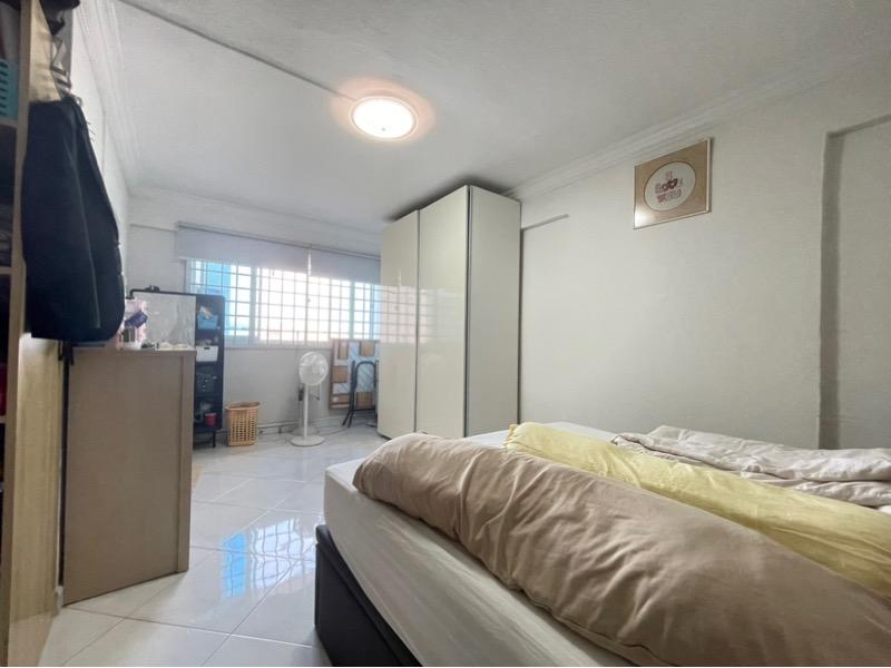 710 Hougang Avenue 2 HDB Apartment For Sale, $768,000, 3 Bed 2 Bath 1,356 sqft $566.00 psf