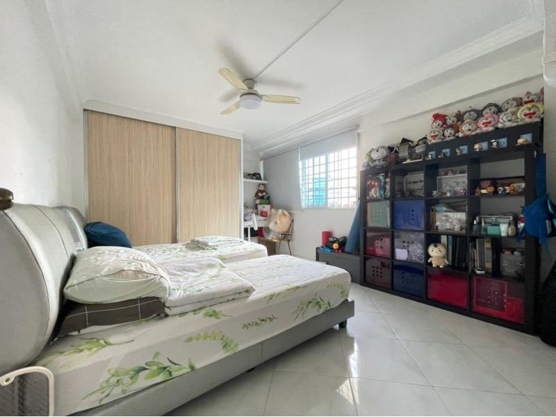 710 Hougang Avenue 2 HDB Apartment For Sale, $768,000, 3 Bed 2 Bath 1,356 sqft $566.00 psf