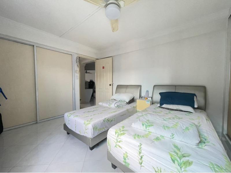 710 Hougang Avenue 2 HDB Apartment For Sale, $768,000, 3 Bed 2 Bath 1,356 sqft $566.00 psf