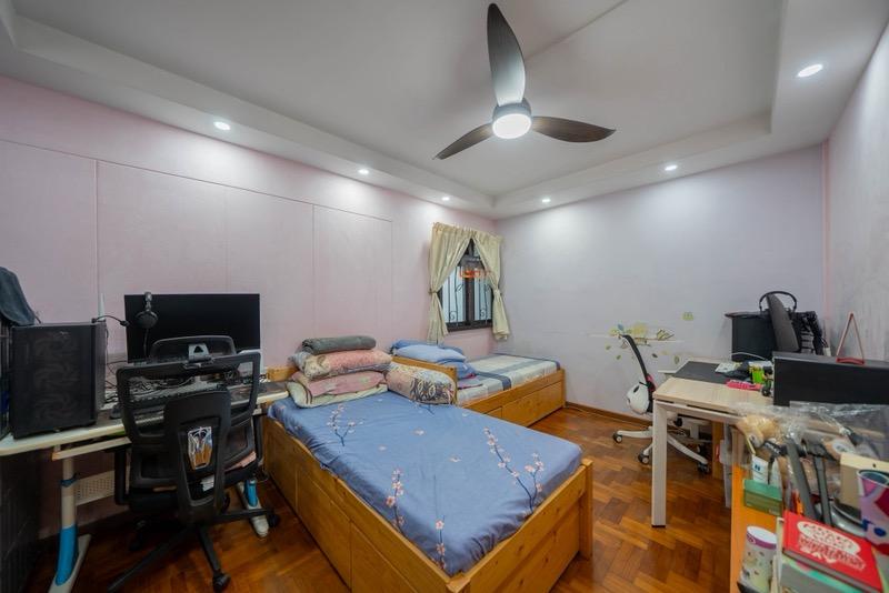 HDB Apartment for Sale, 11 Chai Chee Road HDB Apartment For Sale, $925,000, 3 Bed 2 Bath 1,291 sqft $717.00 psf, SGD 925,000 | 99-year Leasehold