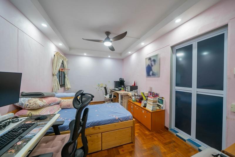 HDB Apartment for Sale, 11 Chai Chee Road HDB Apartment For Sale, $925,000, 3 Bed 2 Bath 1,291 sqft $717.00 psf, SGD 925,000 | 99-year Leasehold
