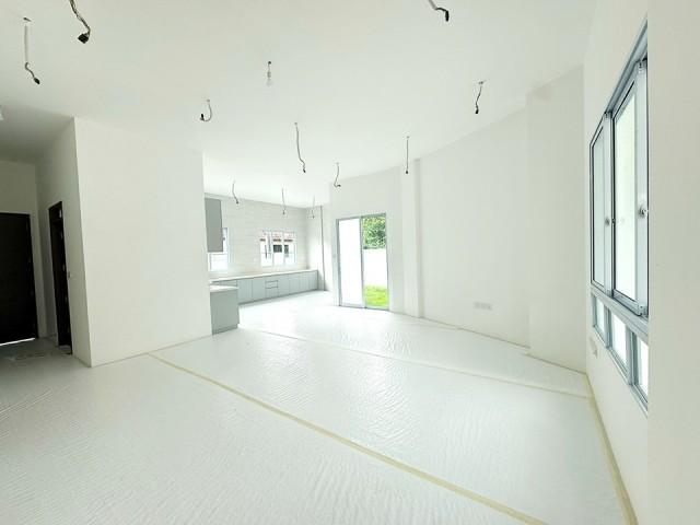 Prop-GPT: Semi-Detached: D28  ?Eminence Landed? D28 Brand New 2.5 Sty Semi-D with Lift @ Jalan Tari Payong