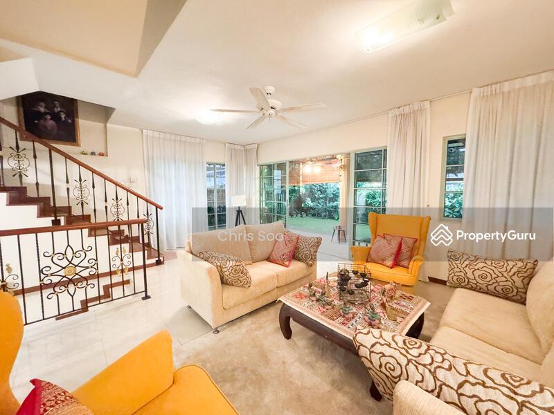 Prop-GPT: Corner Terrace: D05  Coner Terrace Within 1km from Nan Hua Primary school