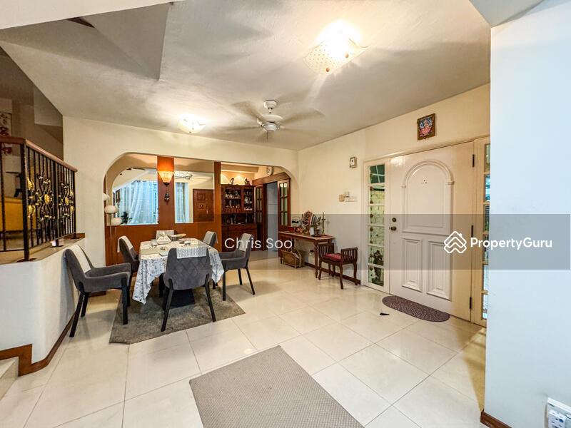 Corner Terrace for Sale, Coner Terrace Within 1km from Nan Hua Primary school, SGD 5,480,000 | 999-year lease