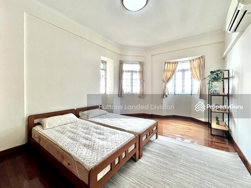 Semi-Detached for Sale: D15, 438986