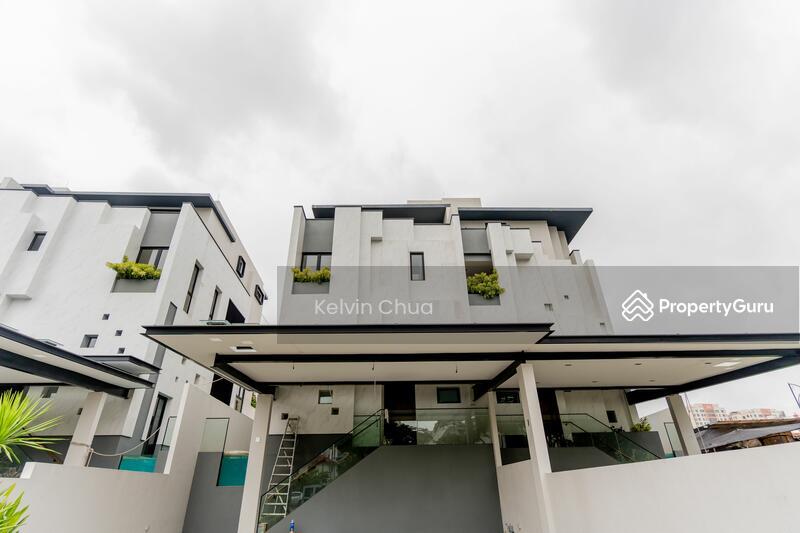 Prop-GPT: Semi-Detached: D15  ??CHEAP?? New Semi-D @ Mountbatten