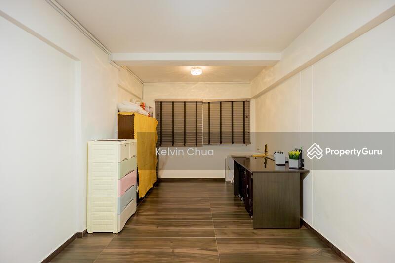 HDB Flat for Sale, CHEAP EA 631 Yishun Street 61, SGD 1,080,000 | 99-year lease