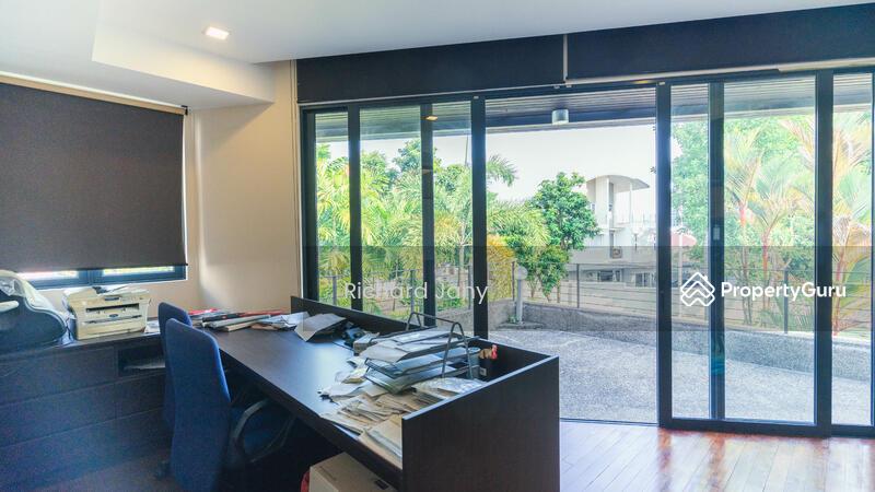 Detached for Sale,  Newly renovated quiet bungalow subdivisable corner unbounded high ground plot, SGD 11,180,000 | Freehold