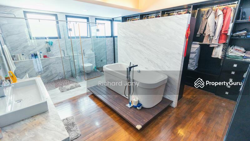 Detached for Sale,  Newly renovated quiet bungalow subdivisable corner unbounded high ground plot, SGD 11,180,000 | Freehold