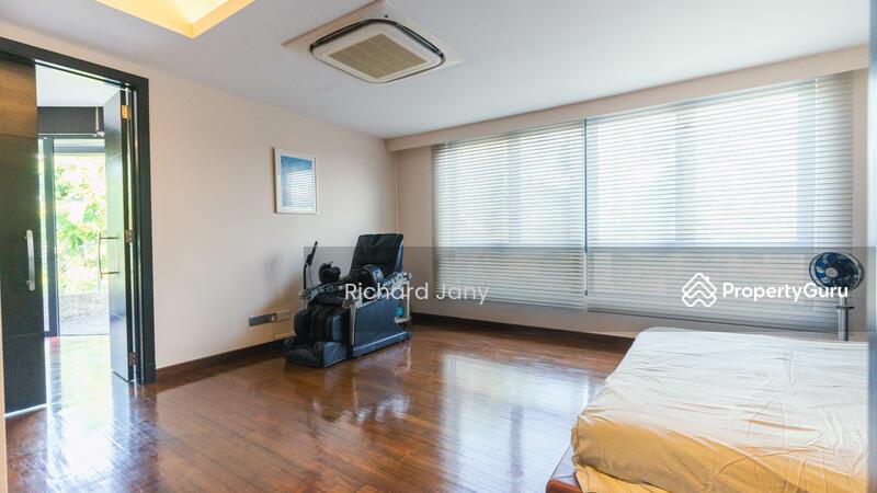 Detached for Sale,  Newly renovated quiet bungalow subdivisable corner unbounded high ground plot, SGD 11,180,000 | Freehold