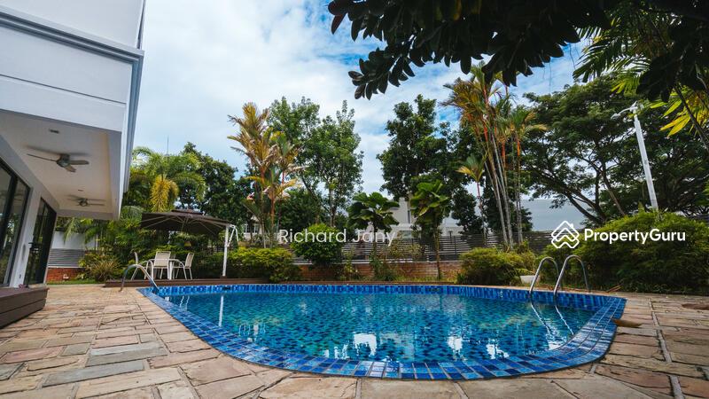 Detached for Sale,  Newly renovated quiet bungalow subdivisable corner unbounded high ground plot, SGD 11,180,000 | Freehold