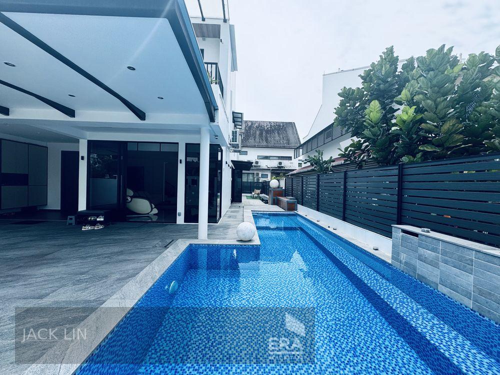 Prop-GPT: Corner Terrace: D27  Platina Road For Sale