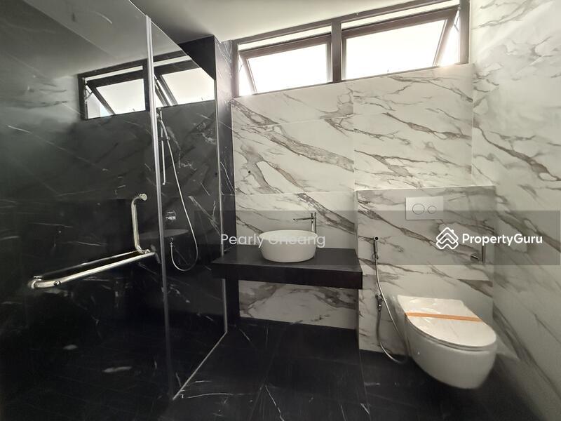 Semi-Detached for Sale: D16, 487000