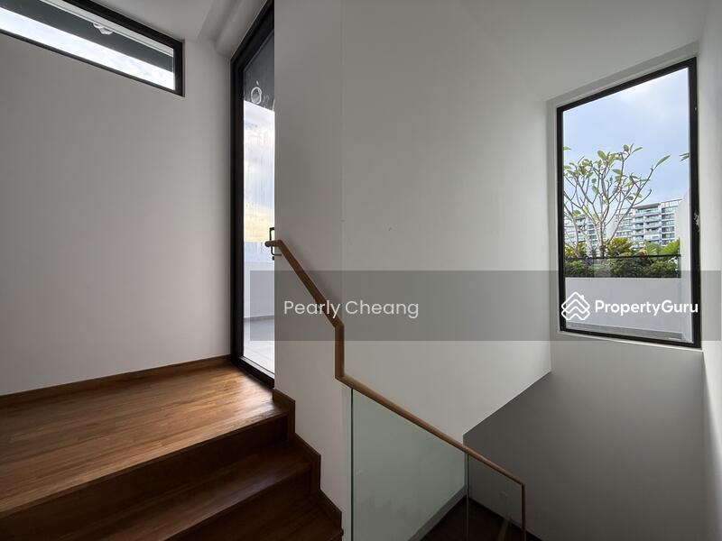 Semi-Detached for Sale: D16, 487000