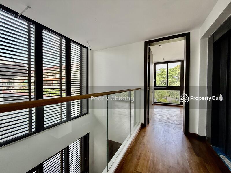 Semi-Detached for Sale: D16, 487000