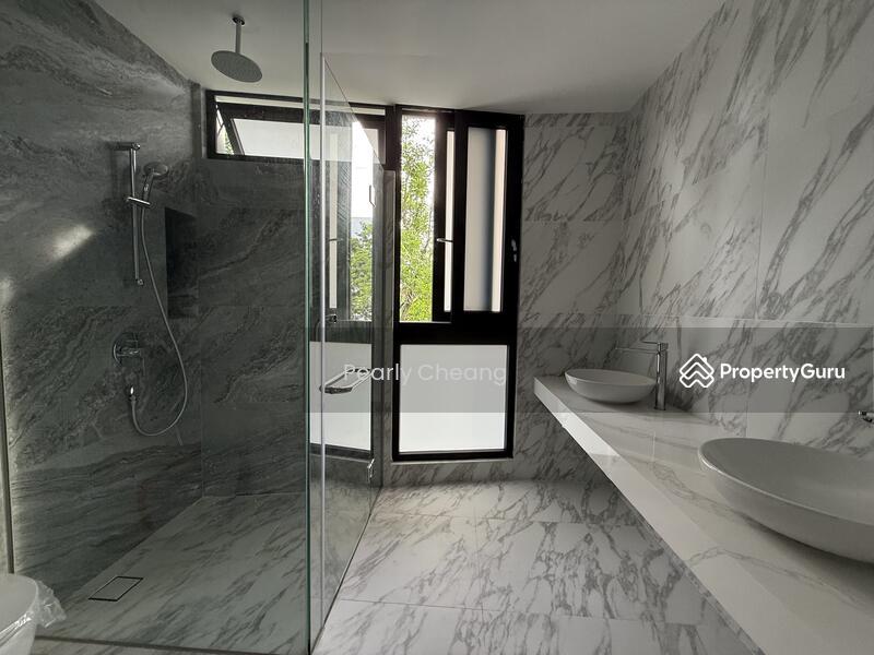 Semi-Detached for Sale: D16, 487000