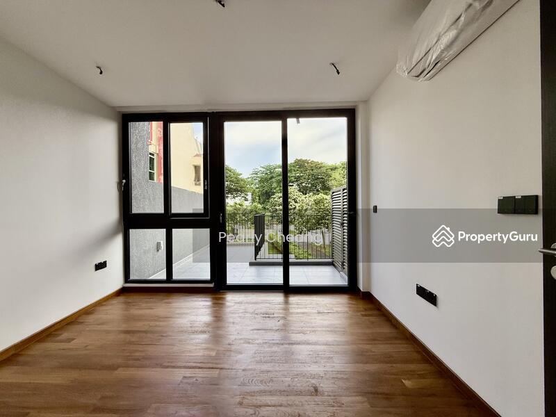 Semi-Detached for Sale: D16, 487000