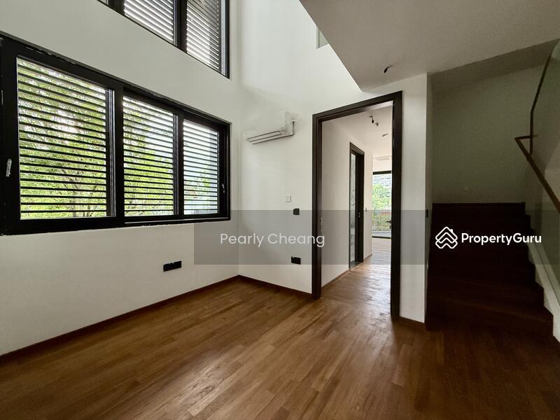 Semi-Detached for Sale: D16, 487000
