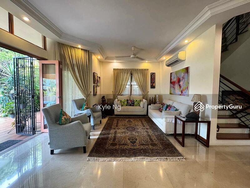 Corner Terrace for Sale, ? Move-In Ready & Fully Built 2.5 Corner Terrace w Basement ?, SGD 5,550,000 | 999-year lease