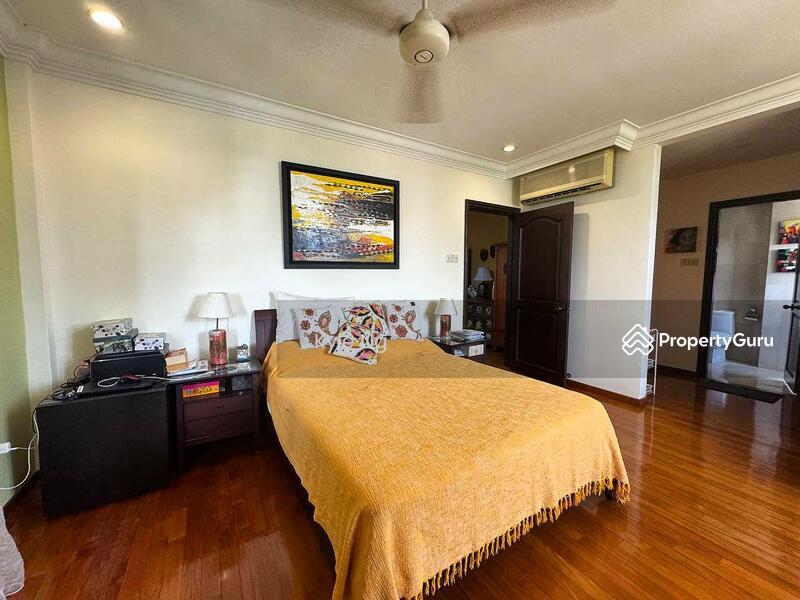 Corner Terrace for Sale, ? Move-In Ready & Fully Built 2.5 Corner Terrace w Basement ?, SGD 5,550,000 | 999-year lease