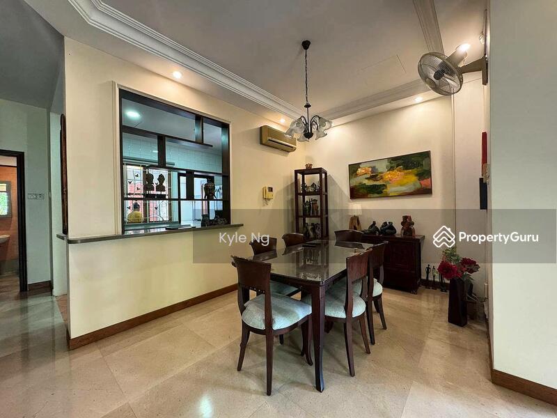 Corner Terrace for Sale, ? Move-In Ready & Fully Built 2.5 Corner Terrace w Basement ?, SGD 5,550,000 | 999-year lease