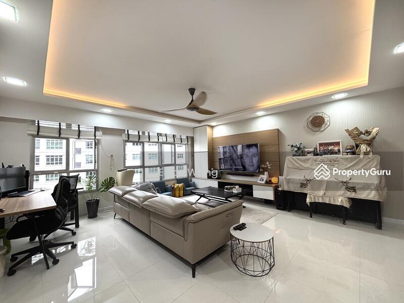 Prop-GPT: HDB Flat: D27 Yishun 674B Fern Grove @ Yishun