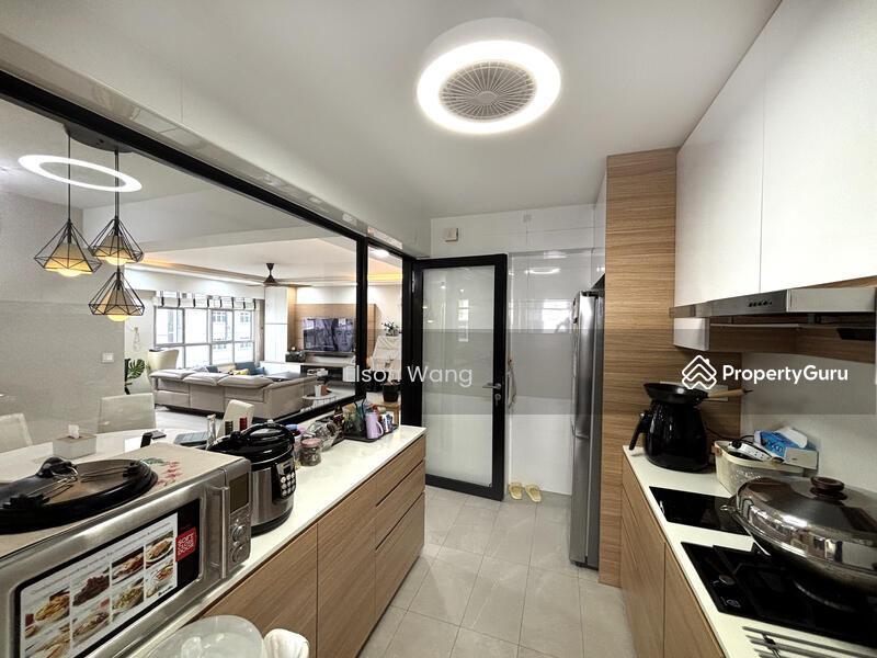 HDB Flat for Sale, 674B Fern Grove @ Yishun, SGD 830,000 | 99-year lease