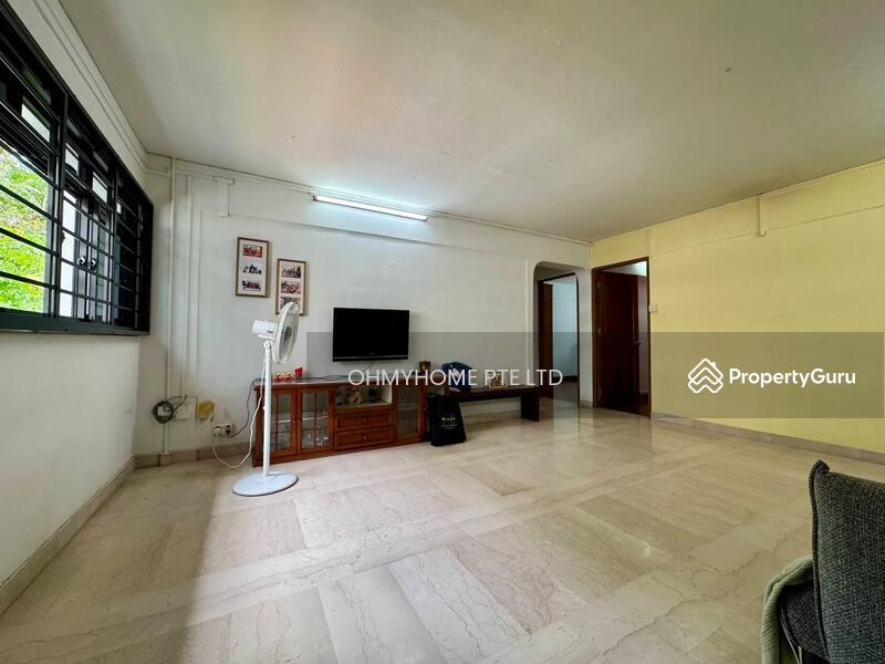 Prop-GPT: HDB Flat: D05  302 Clementi Avenue 4