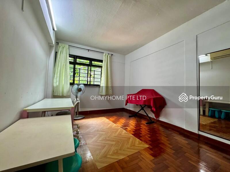 HDB Flat for Sale, 302 Clementi Avenue 4, SGD 625,000 | 99-year lease