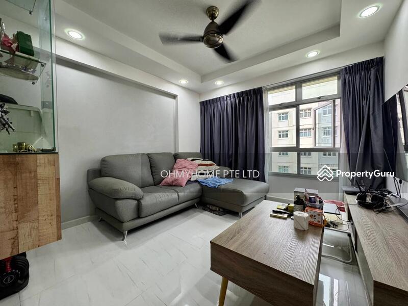 Prop-GPT: HDB Flat: D27  128B Canberra Street