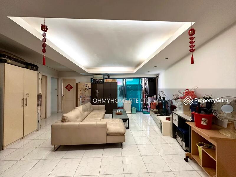 Prop-GPT: HDB Flat: D27  468B Admiralty Drive