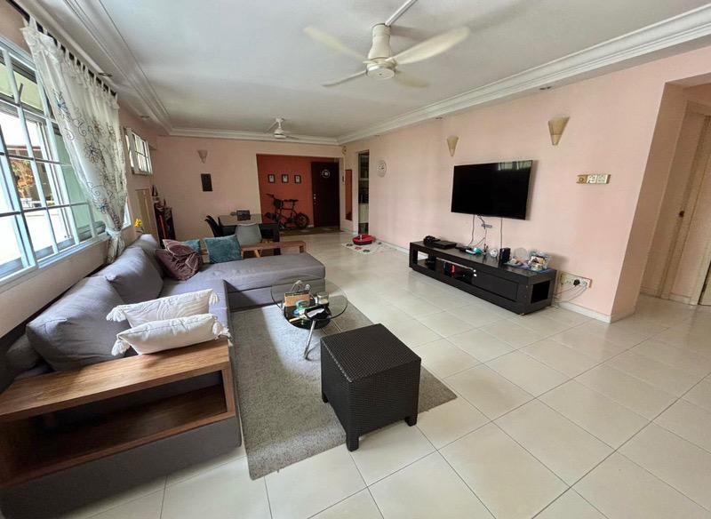 Prop-GPT: HDB Apartment: D18 Pasir Ris 575 Pasir Ris Street 53