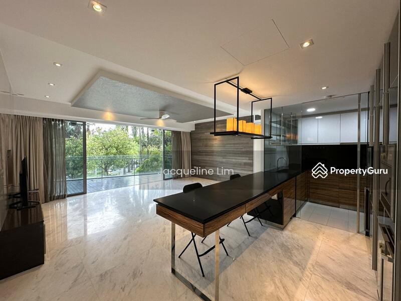 Prop-GPT: Condominium: D15 Marine Parade Silversea