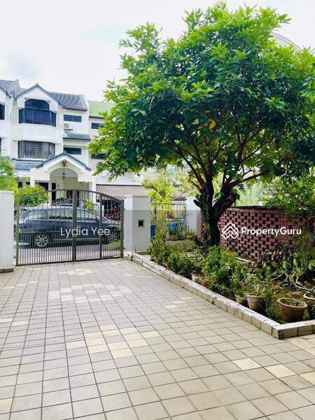 Prop-GPT: Terrace: D15  Charming freehold terrace with good bones!