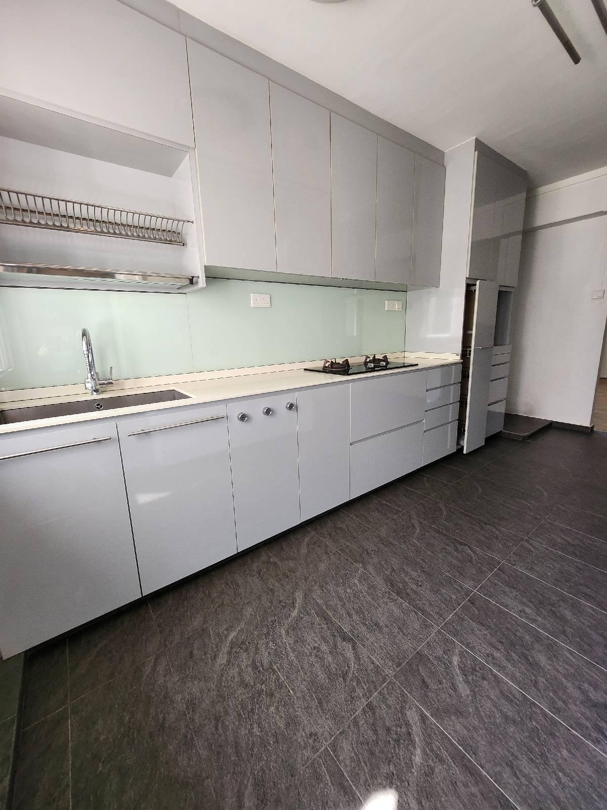 381 Tampines Street 32 HDB Apartment For Sale, $900,000, 3 Bed 2 Bath 1,345 sqft $669.00 psf