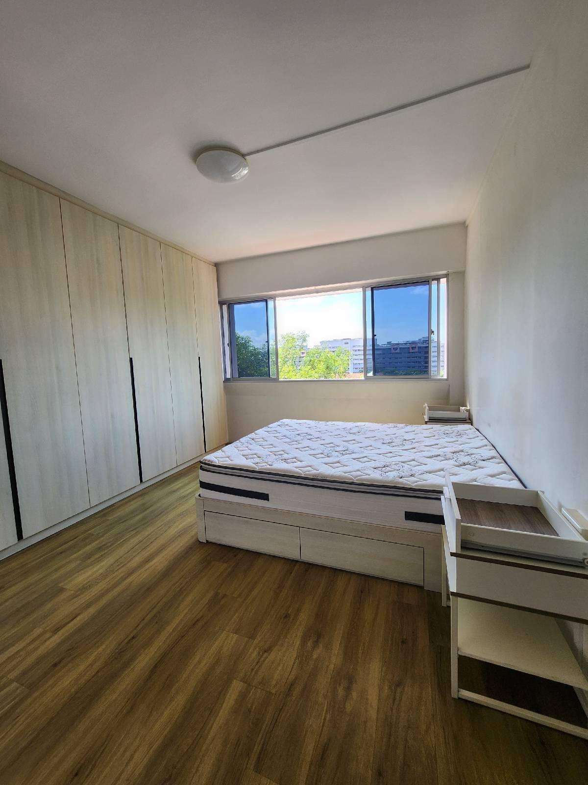 381 Tampines Street 32 HDB Apartment For Sale, $900,000, 3 Bed 2 Bath 1,345 sqft $669.00 psf