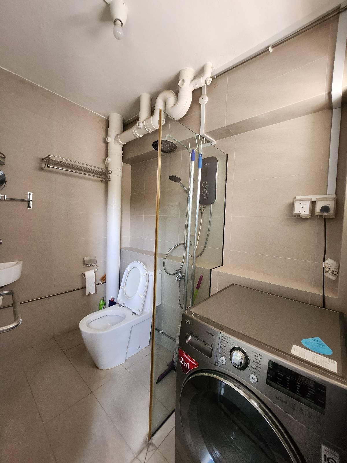 381 Tampines Street 32 HDB Apartment For Sale, $900,000, 3 Bed 2 Bath 1,345 sqft $669.00 psf