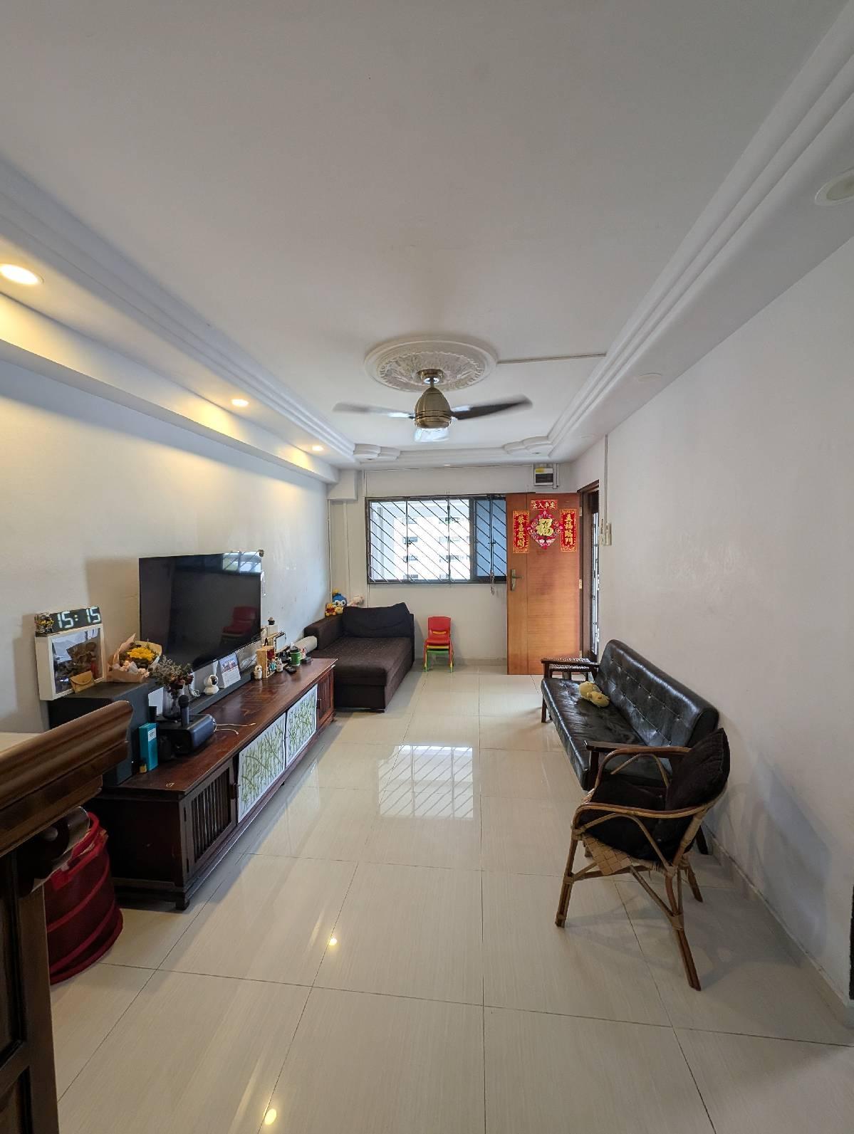 Prop-GPT: HDB Apartment: D23 Bukit Batok 260 Bukit Batok East Avenue 4
