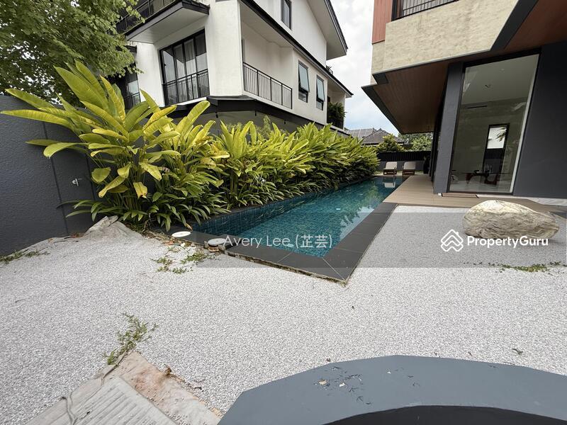 Semi-Detached for Sale: Holland, D10, 277580