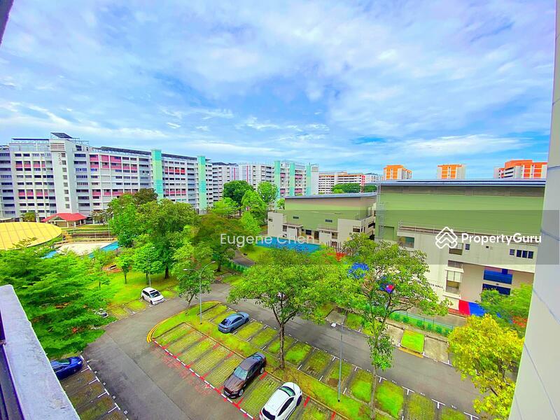 Prop-GPT: HDB Flat: D18  257 Tampines Street 21