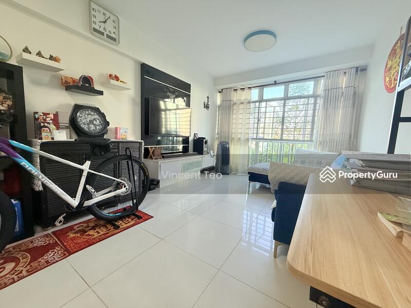 Prop-GPT: HDB Flat: D19  264F Compassvale Bow