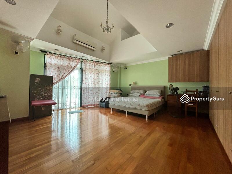 Semi-Detached for Sale: D19, 555136