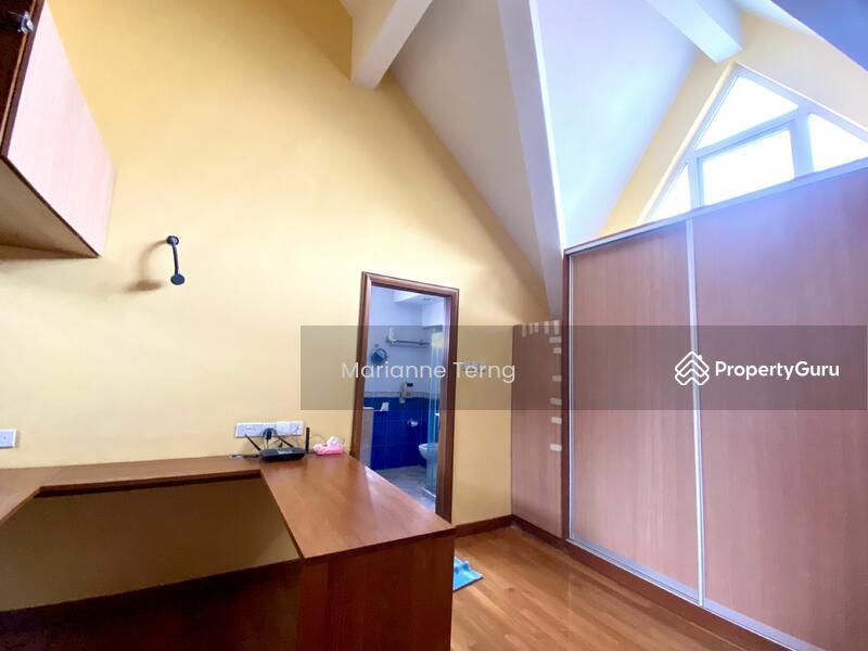 Semi-Detached for Sale: D19, 555136