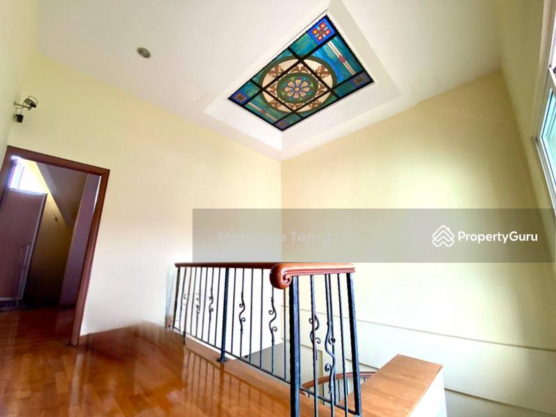Semi-Detached for Sale: D19, 555136