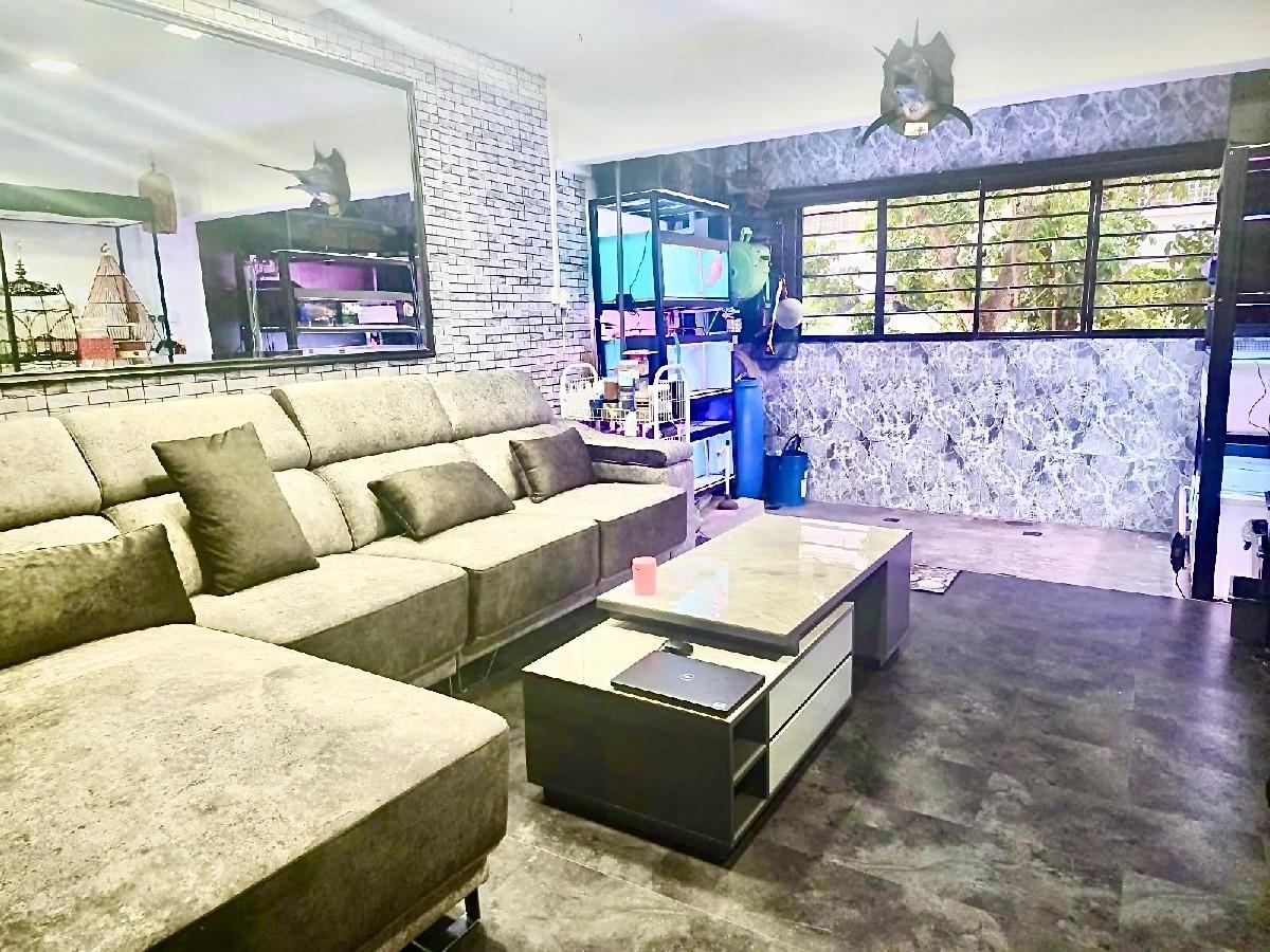 Prop-GPT: HDB Apartment: D27 Yishun 611 Yishun Street 61