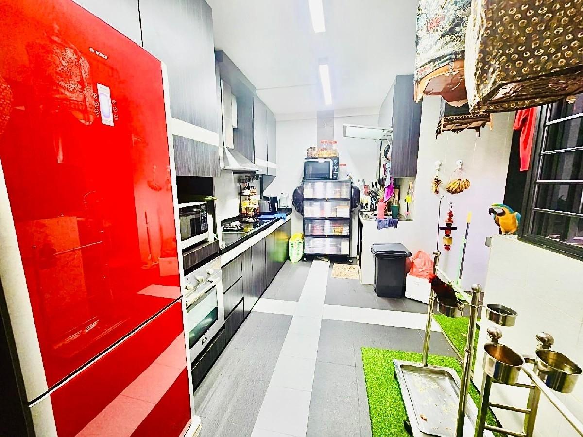 HDB Apartment for Sale, 611 Yishun Street 61 HDB Apartment For Sale, $798,000, 3 Bed 2 Bath 1,528 sqft $522.00 psf, SGD 798,000 | 99-year Leasehold