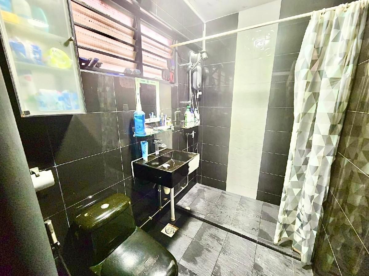 HDB Apartment for Sale, 611 Yishun Street 61 HDB Apartment For Sale, $798,000, 3 Bed 2 Bath 1,528 sqft $522.00 psf, SGD 798,000 | 99-year Leasehold