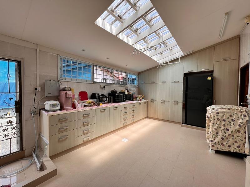 Terrace for Sale, SENNETT ESTATE Terraced House For Sale, $4,500,0002 Bath 1,800 sqft $2,093.00 psf, SGD 4,500,000