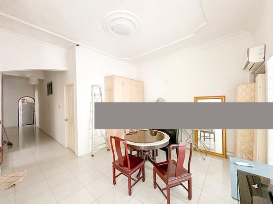 Prop-GPT: Semi-Detached: D16  Sunbird Road